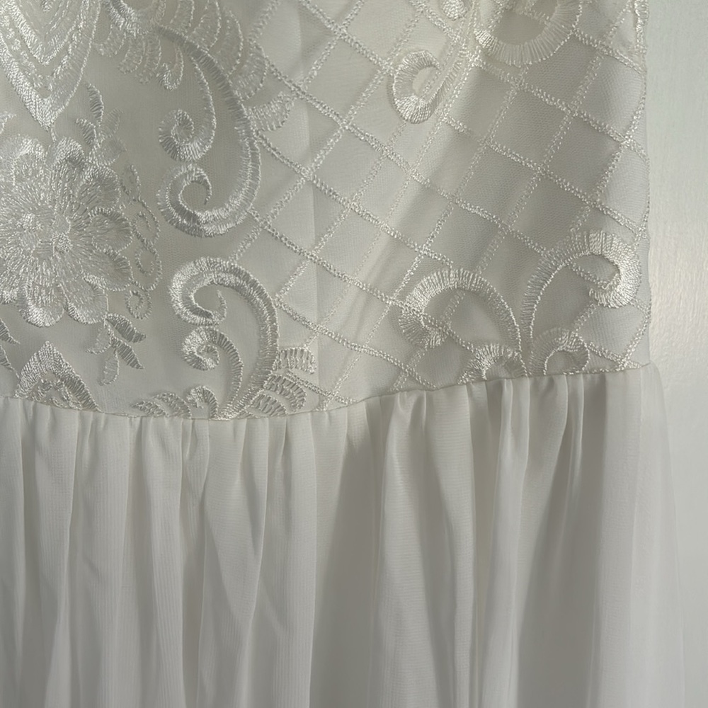 White Formal Dress - Picture 4 of 9